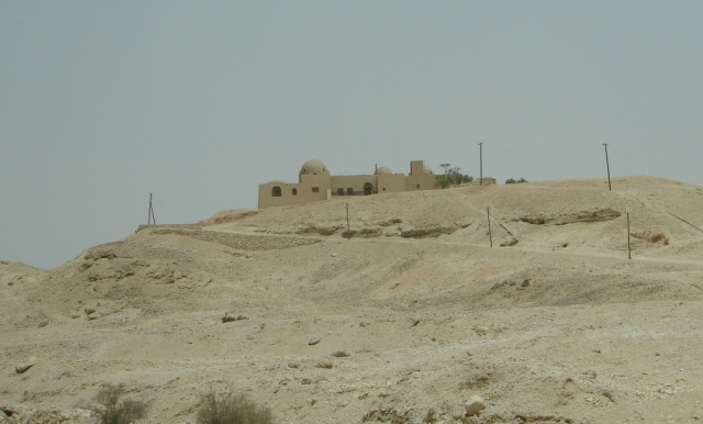 Howard Carter lived here. He found King Tuts Tomb.jpg